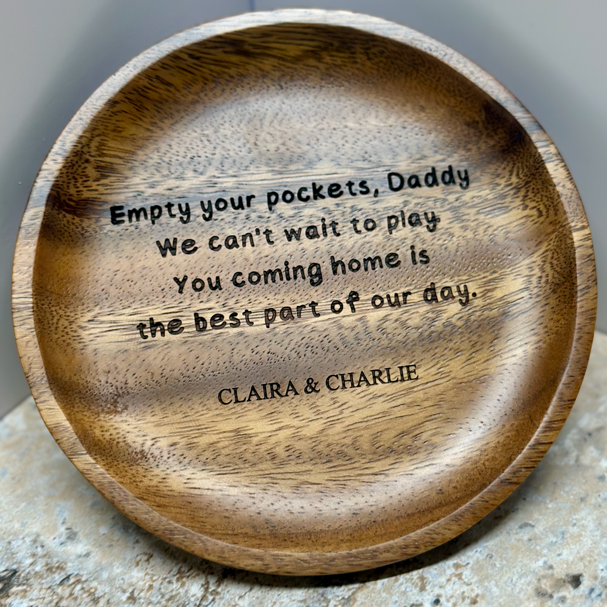 Engraved walnut valet tray for Dad with custom message and names, angled view